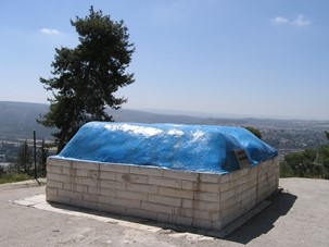קברי שמשון ומנוח אביו